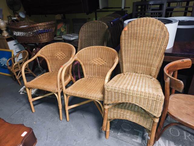 Fotele rattanowe 170 zł/ szt