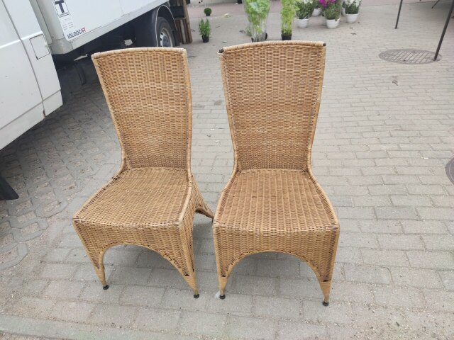  Krzesła metalowa rama + rattan kpl 6 szt cena 900 zł kpl. 