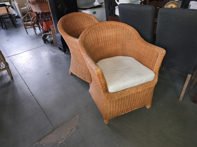 Fotele rattan 240 zł / szt 