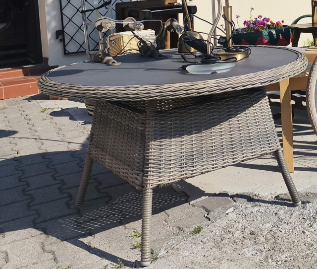 St&oacute;ł okragły 120*120 wys 65 cm Cena 500 zł