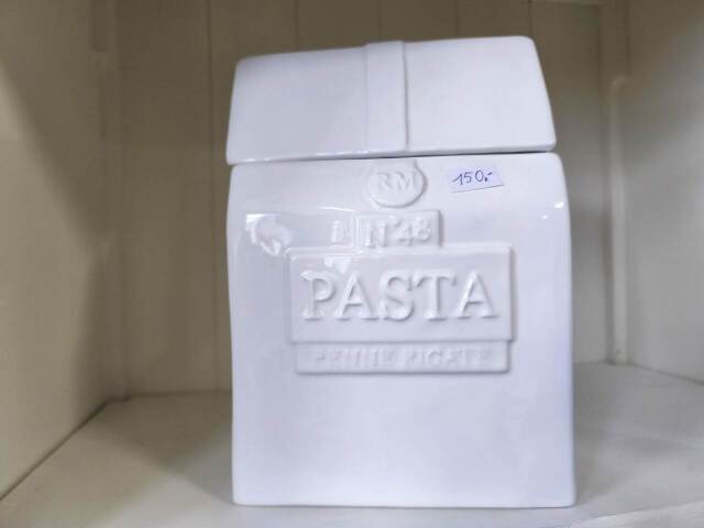 Pojemnik na makaron. Cena 150 