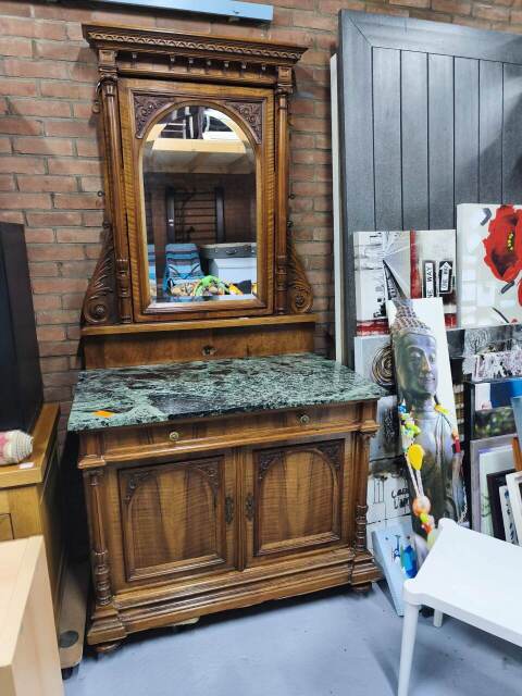 Toaletka  cena 1500 zł