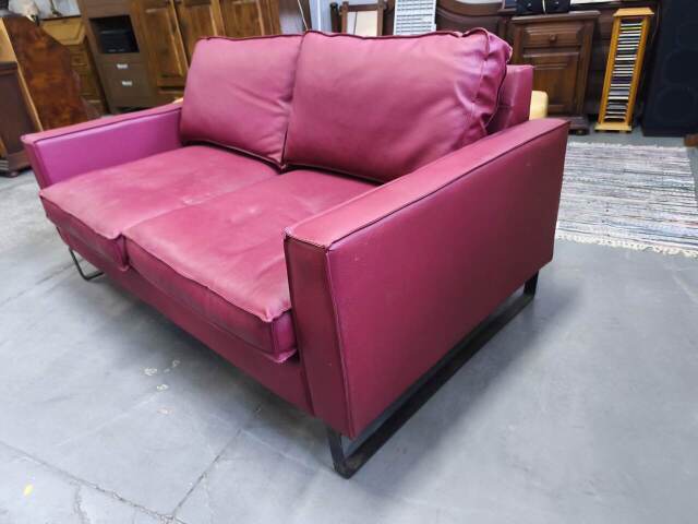 Kanapa 2-osobowa cena 880 zł