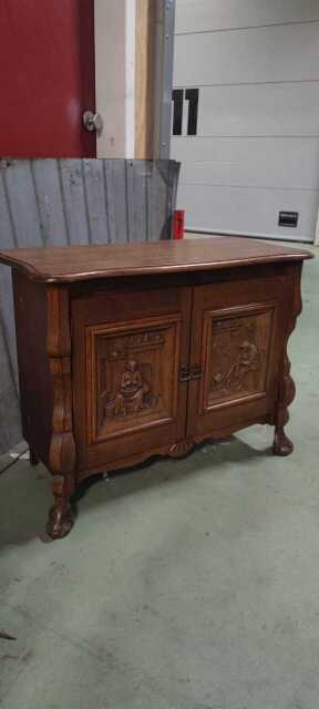 Szafka na lwich lapach800 zł 