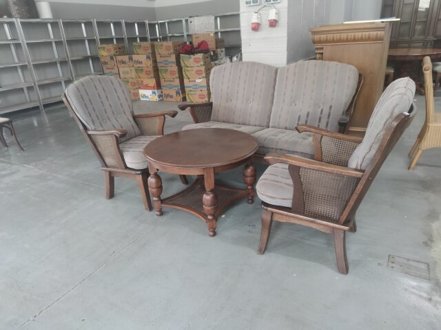 Komplet 3+1+1 cena 850 