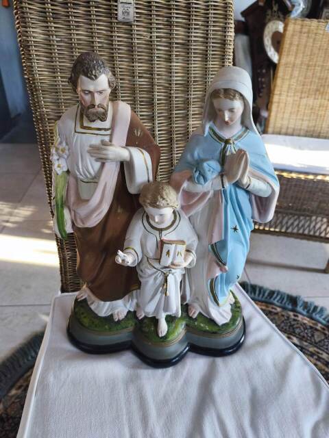 Figura Świętej Rodziny wys-.40 cm. Cena 250 zł