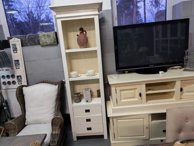 Regał 67*43 wys 220 cm . Cena 1900 zł