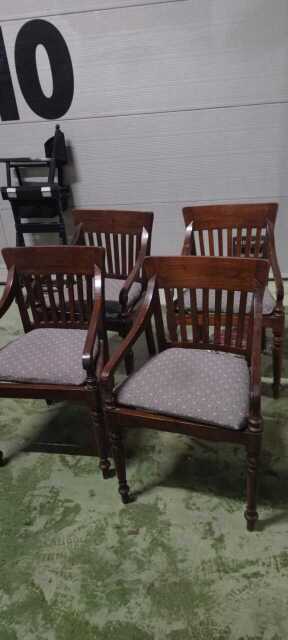 Krzesła 4szt 250złza/ szt 